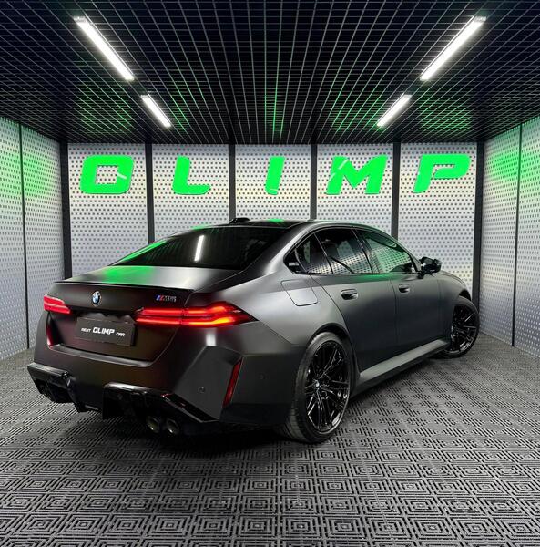 BMW M5 G90