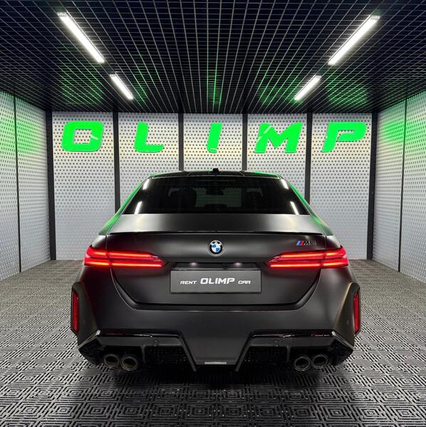BMW M5 G90