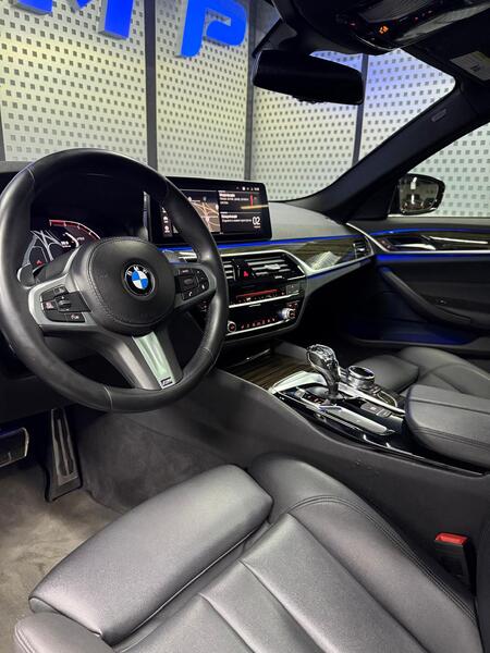 BMW G30