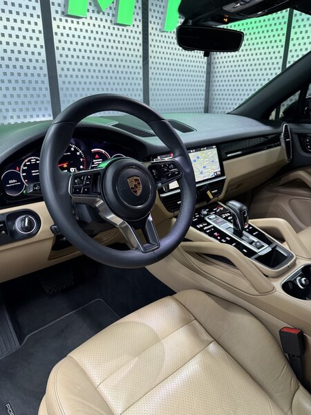 Porsche Cayenne NEW