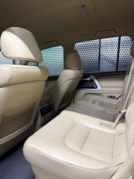Toyota Land Cruiser 200