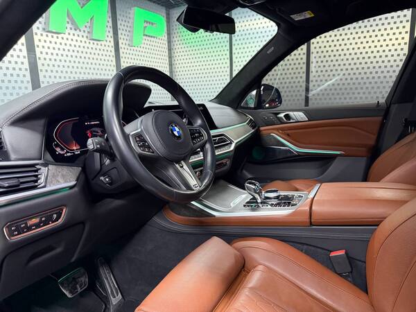 BMW X7 M50I