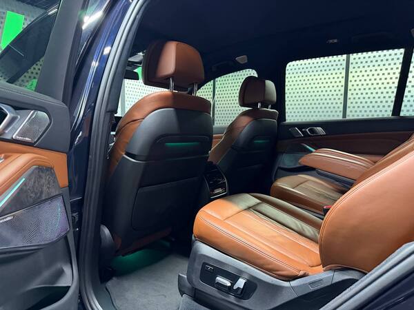 BMW X7 M50I