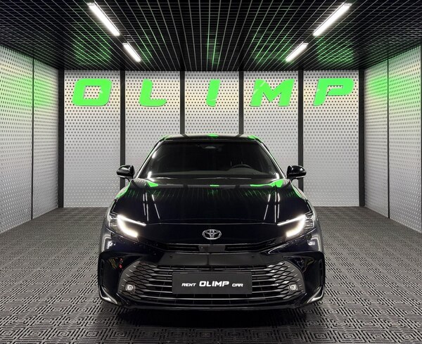 Toyota Camry 80 Hybrid Premium